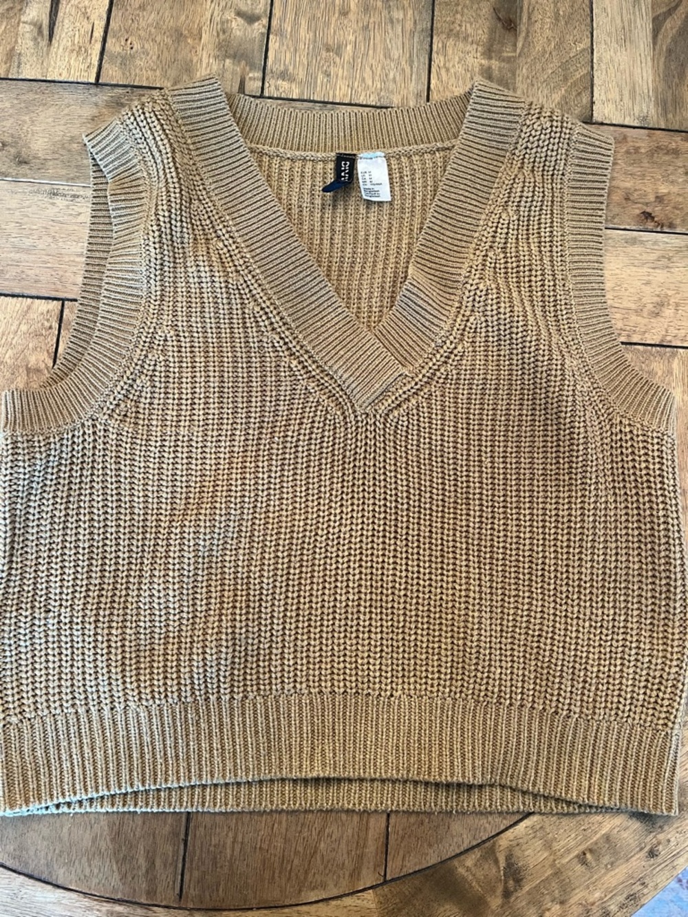 H&M Ribbed V‑Neck Sweater Vest in Camel size Medium